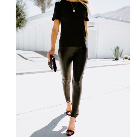 ✨ONE HOUR SALE✨RESTOCKED✨Faux leather leggings - Picture 2 of 5